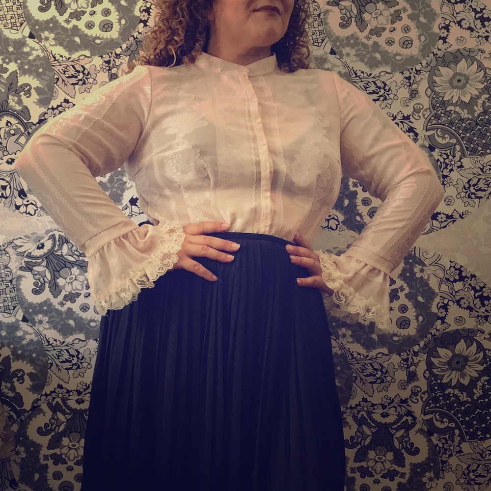 Plus size Victorian blouse. Goth/interview  🧛‍♀️